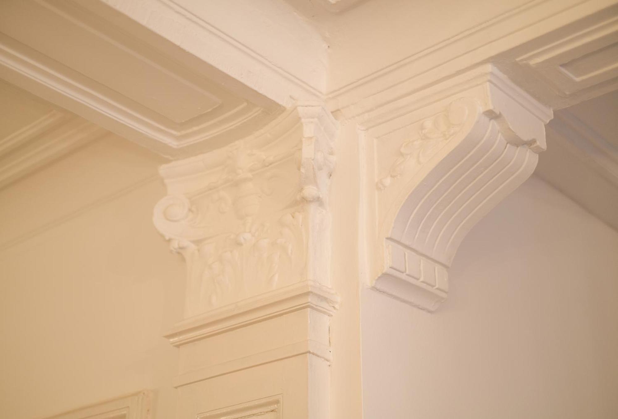 Your Homestay In A Bibliophile Mansion أنتويرب المظهر الخارجي الصورة